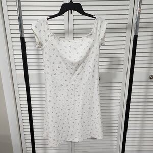 Divided Ladies Large Dress. Feminine. Pullover.